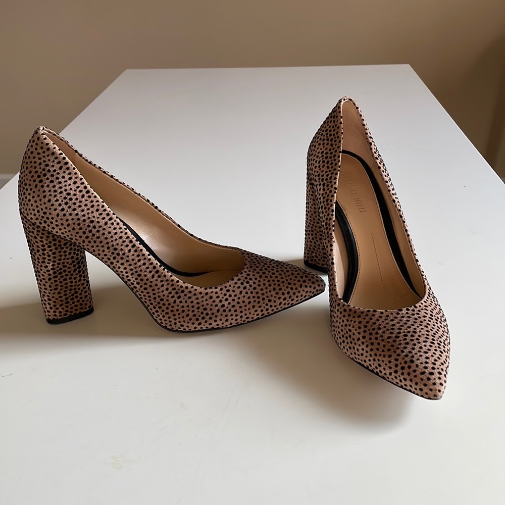 Gianni Bini cheetah print heels